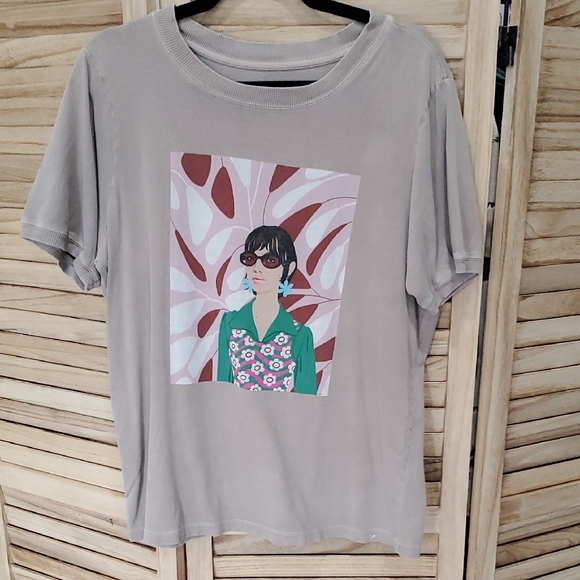 3/35 Bijou Harnan Graphic Tee with Retro Design Sz L - Picture 1 of 11